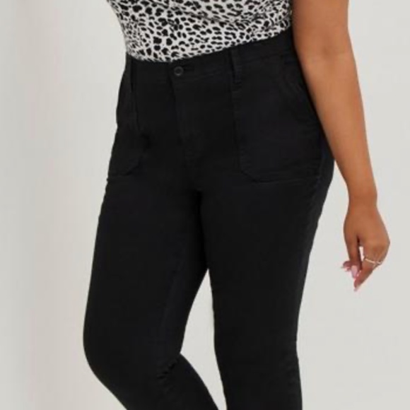 Torrid - Comfort Flex Classic Fit Jogger Stretch Twill High-Rise Pant - 24 / 3x - Picture 2 of 7